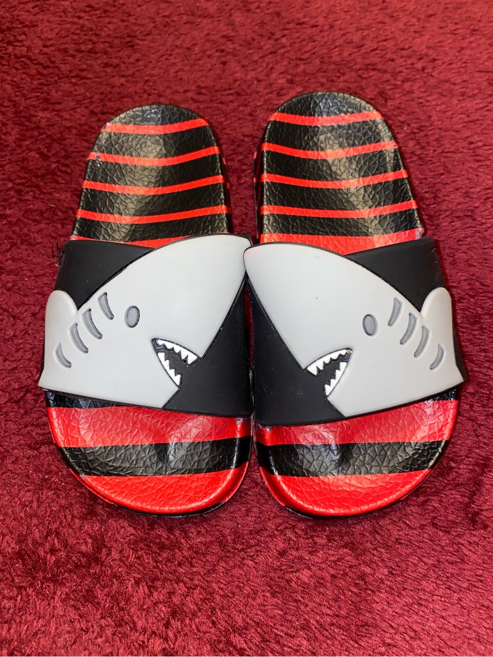 NEW Toddlers Baby- Shark Stripe Slide Sandals in Red and Black -Size Small (5/6)